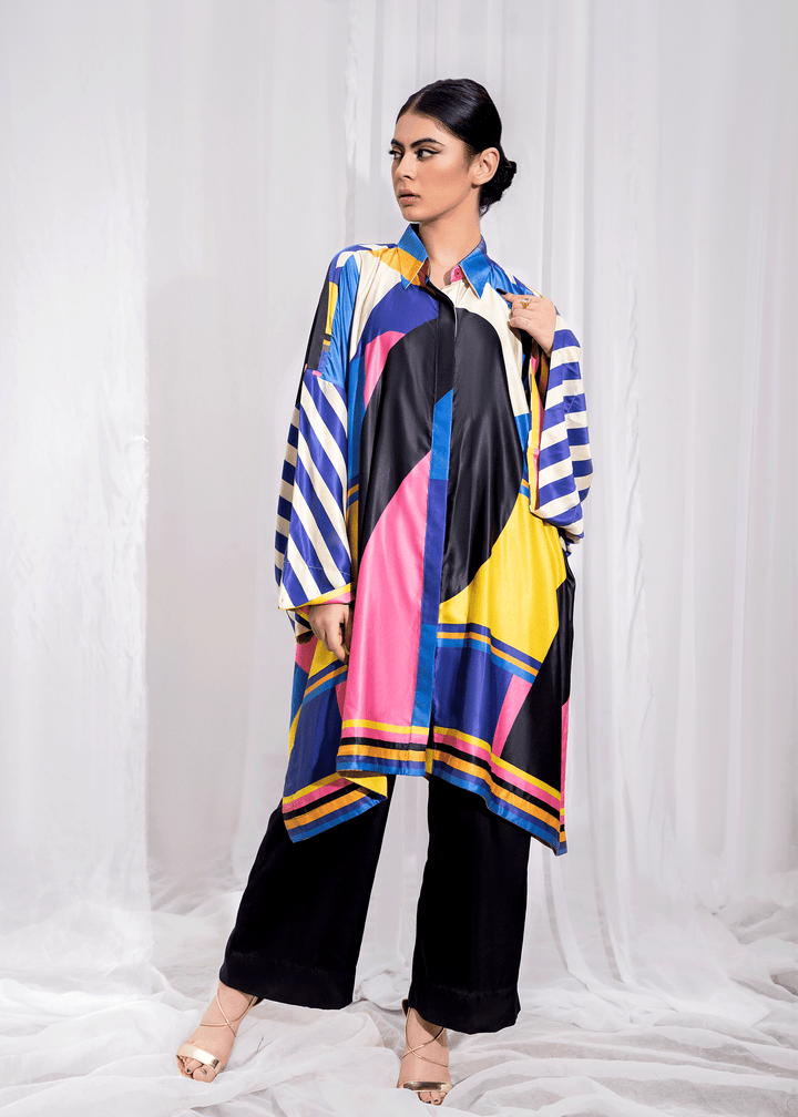 Model Wearing Abstract Printed outfil - img 1