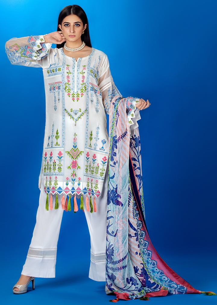 Model wearing Embroidered White Kurta with Dupatta and Trouser -1