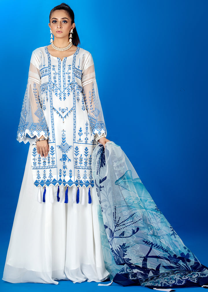 Model wearing Embroidered White Kurta with Dupatta and Trouser -6
