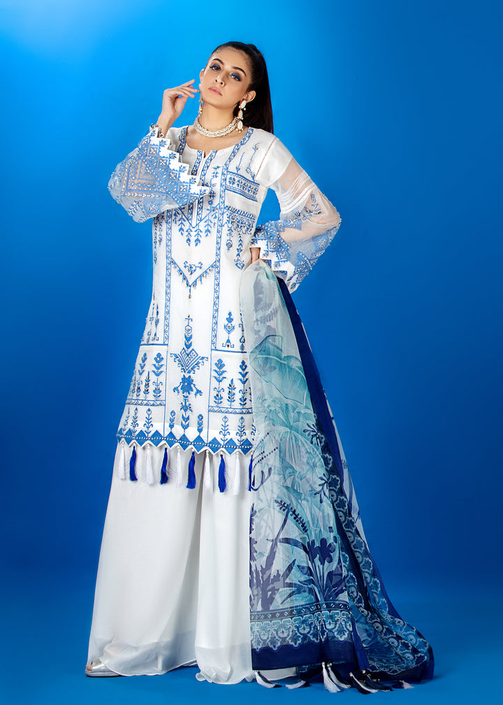Model wearing Embroidered White Kurta with Dupatta and Trouser -7