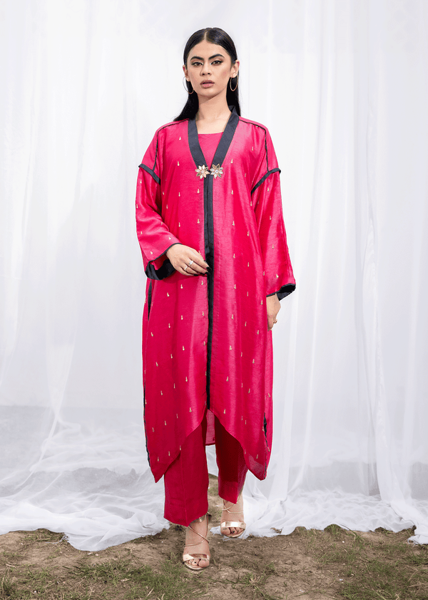 Model wearing fuchsia pink kaftan - img 1